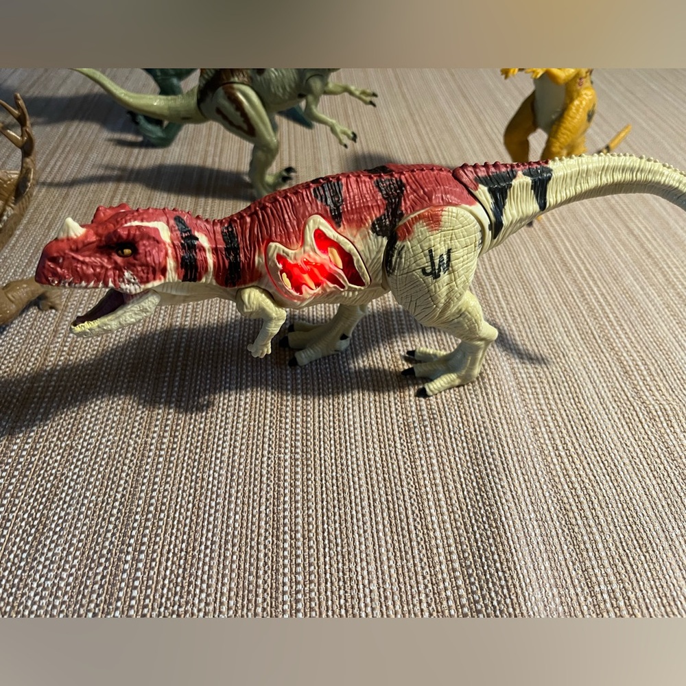 Lot of 6 Jurassic World Dinosaurs! 2 Light up/make sounds! - Picture 3 of 10